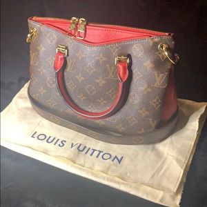 Pallas Monogram Poppy (Louis Vuitton)